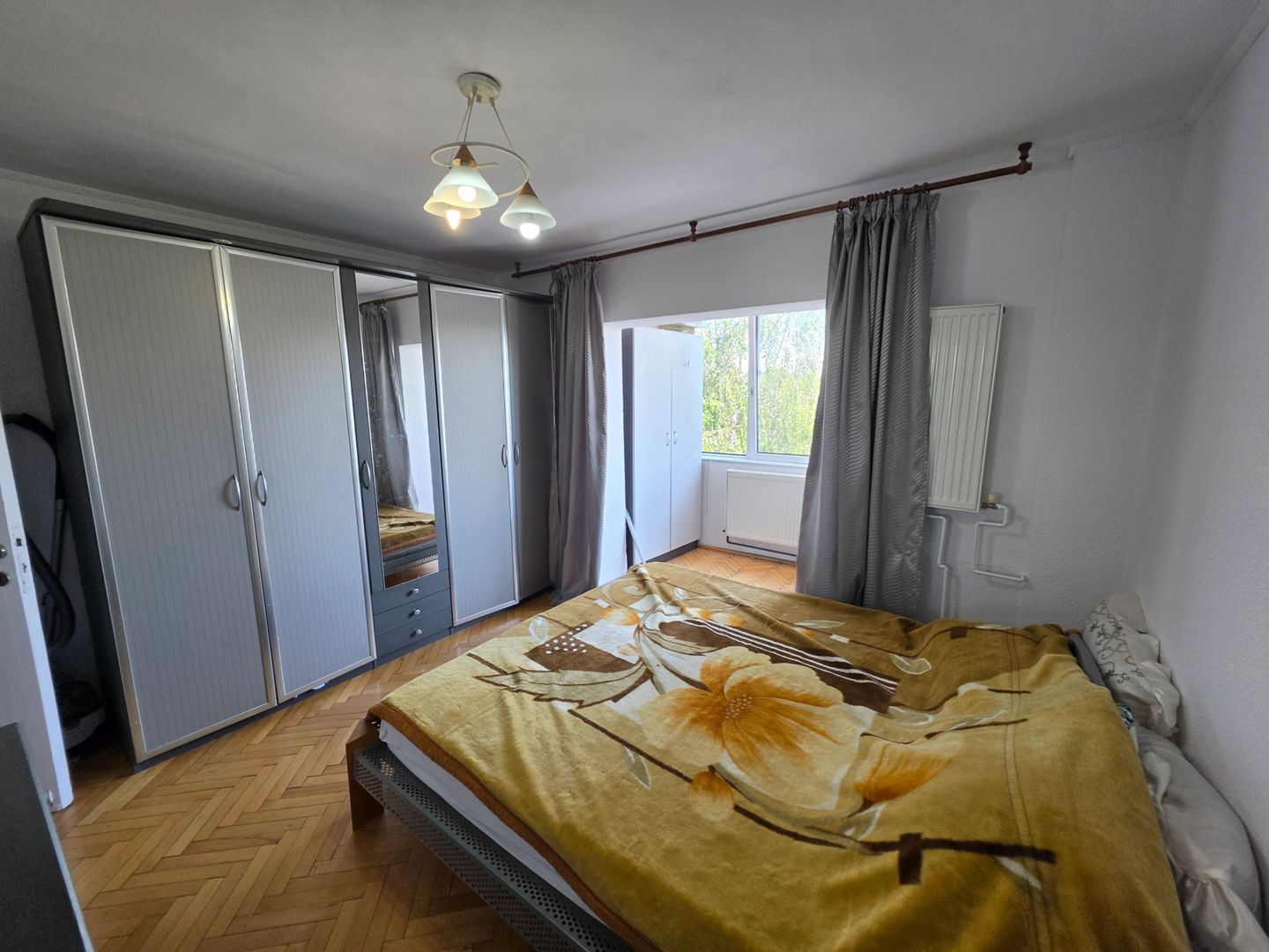 Vand apartament cu 4 camere aproape de centru - imaginea 12