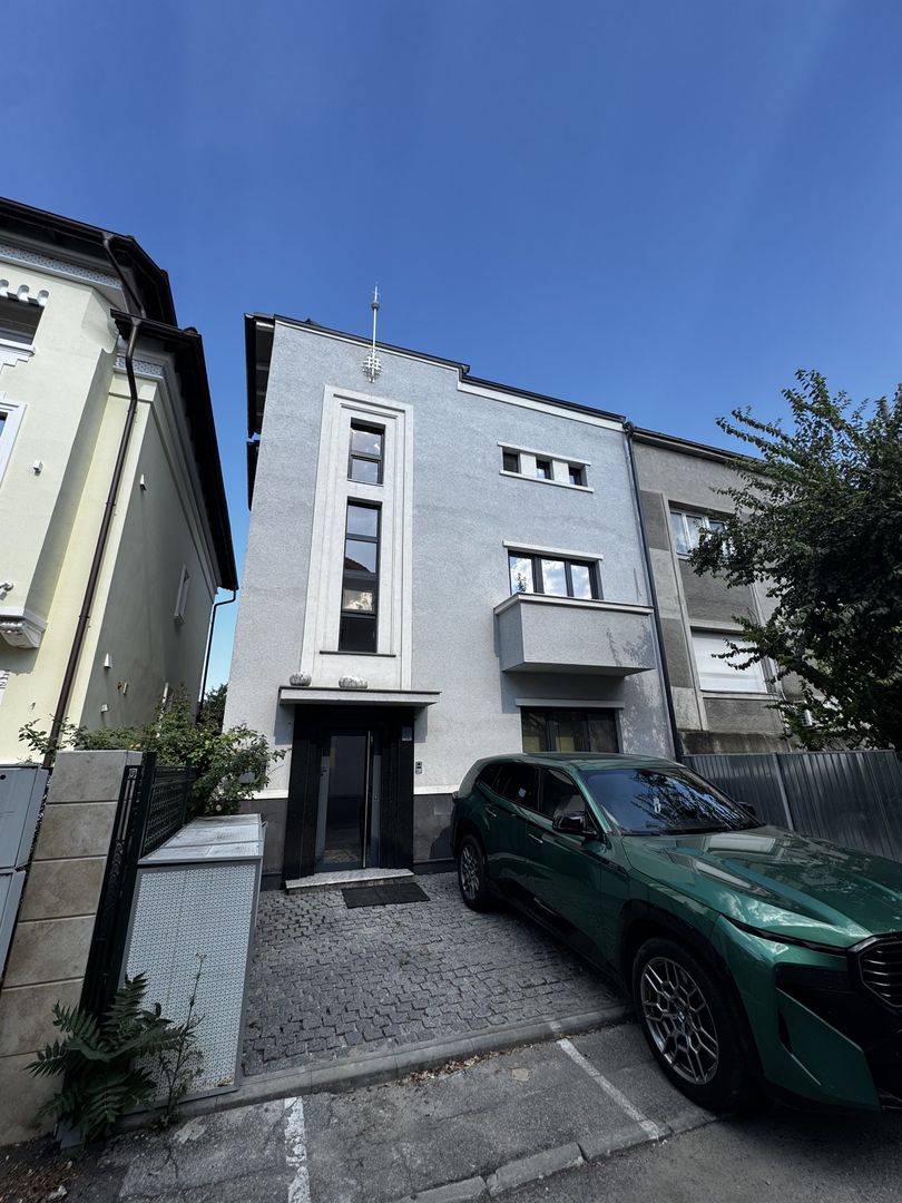 Vila 3 apartamente / 9 camere  Piata Unriii - Parcul Carol IM603