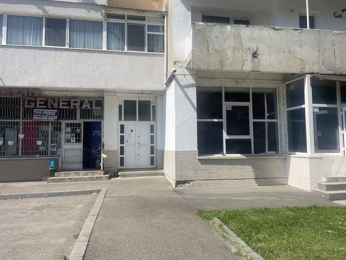 Spațiu comercial 159 mp intrare Strand lângă viitorul Aqua Park Roman - imaginea 14