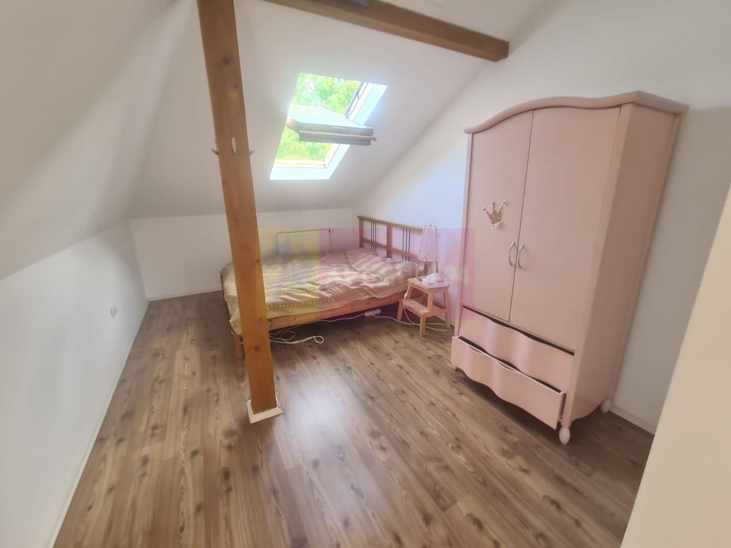 Vila de vanzare cu 6 camere in Cornu (teren 6.600 mp)