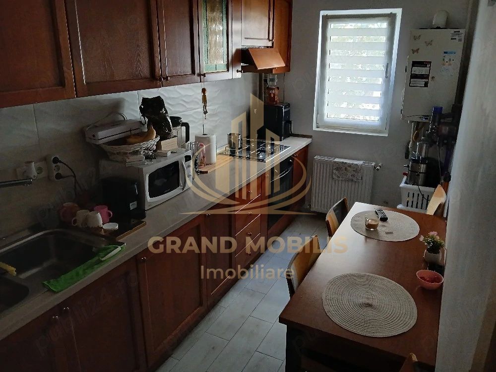 Apartament 3 camere zona rezidentiala - imaginea 4
