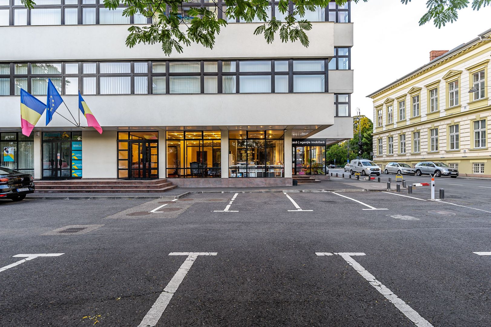 Imagine 5 - Birouri ultracentrale cu pază permanentă