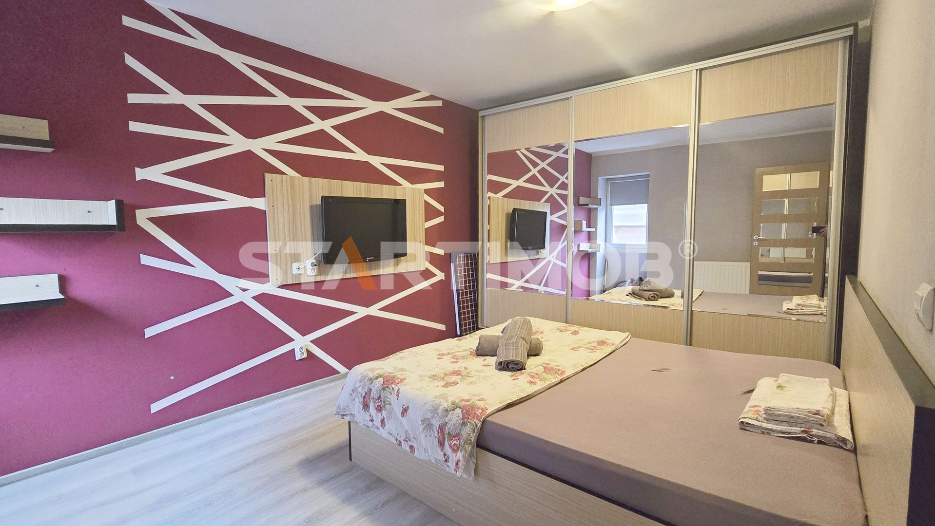 Apartament cu  trei camere la casa