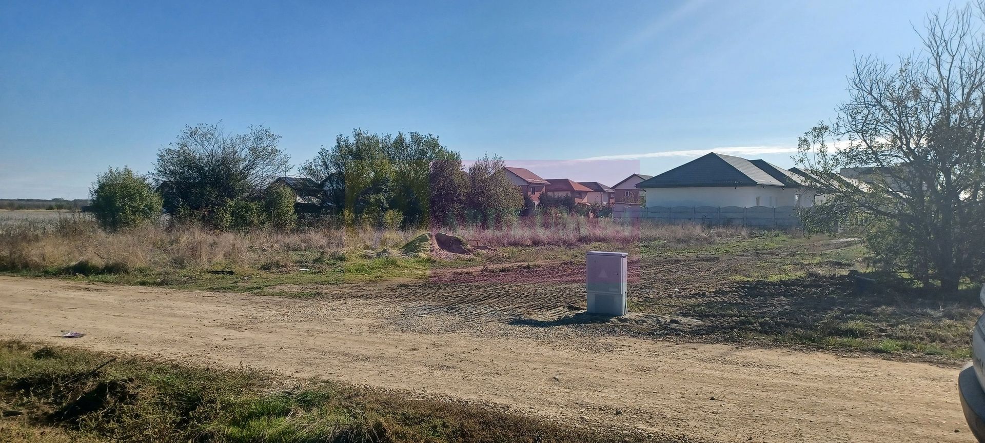 Săbăreni, teren rezidential 6290 mp, cu 52m FS, utilitati in apropiere