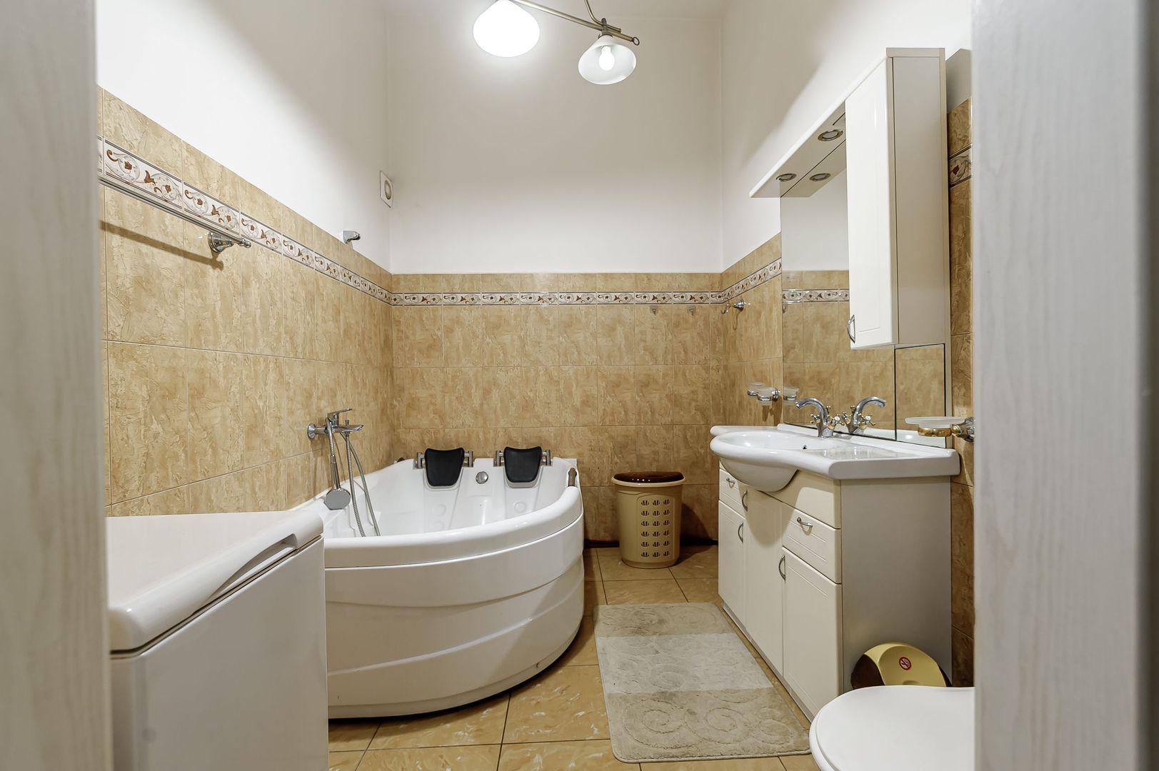 Imagine 5 - PRET NOU! Apartament 2 camere - Etaj 1 - Palatul Neumann - COMISION 0
