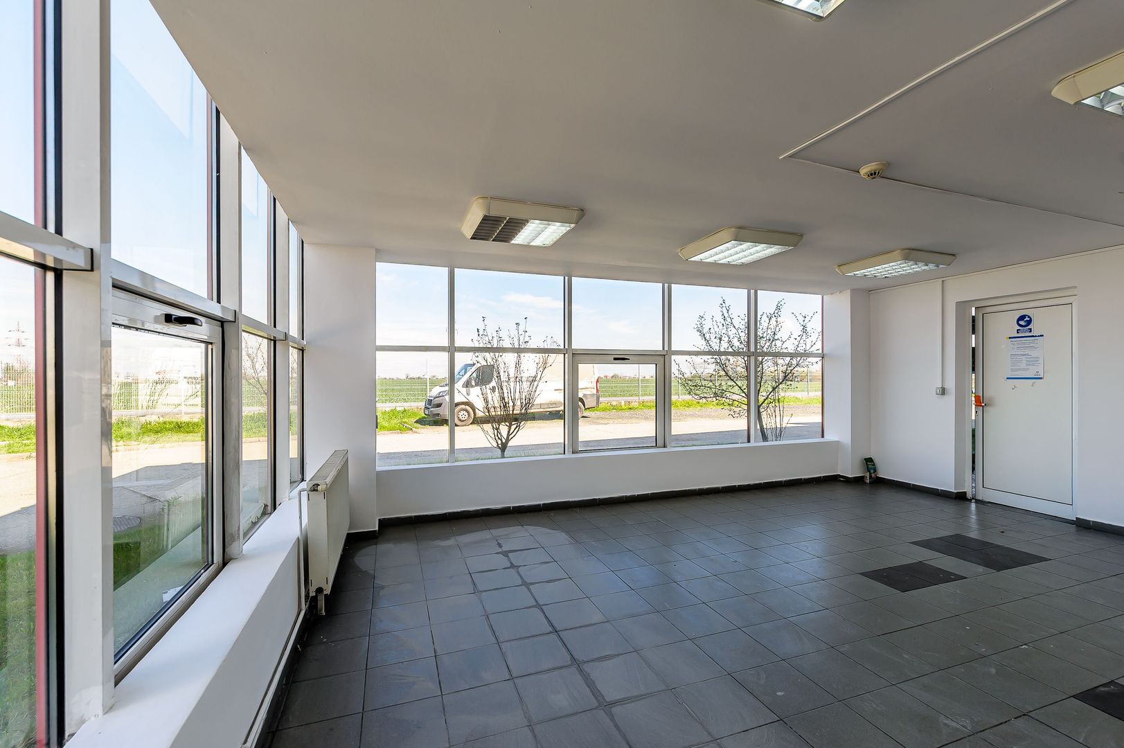Imagine 4 - Hală industrială de vânzare 3495 mp în Arad