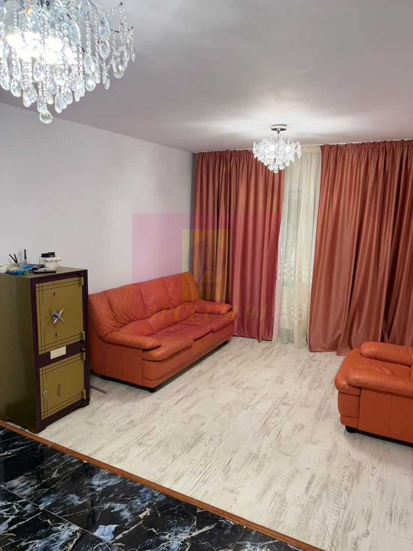 Vanzare apartament 4 camere -Vitanul Nou