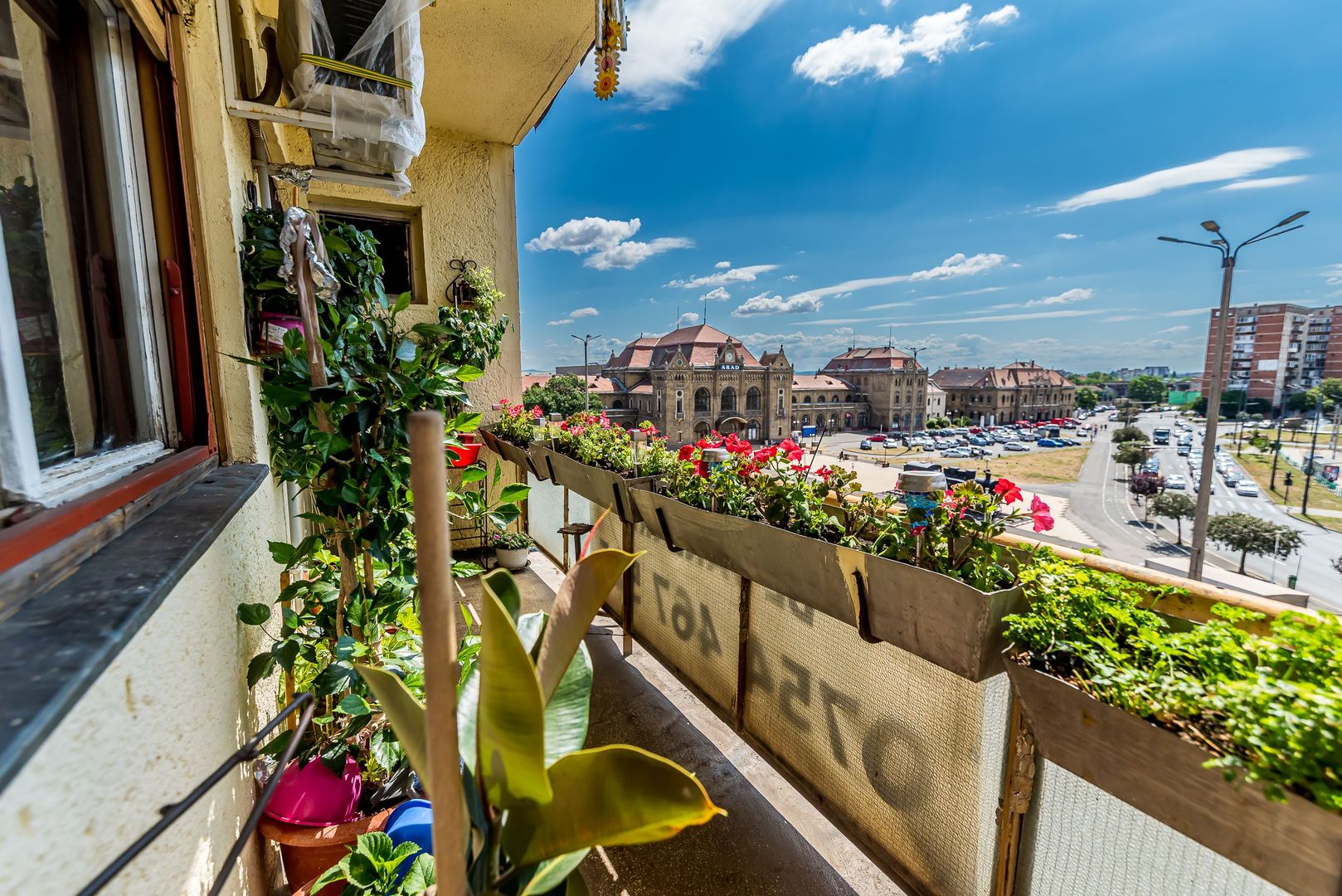 Imagine 1 - Apartament cu 4 camere decomandat cu vedere panoramica