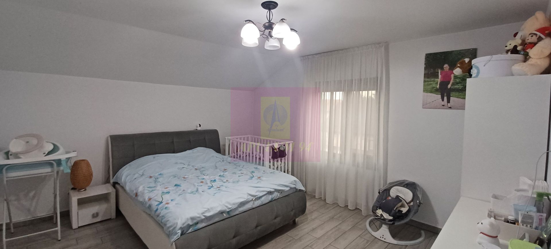 Săbăreni, casă P+1E, 137 mp utili, terasă, CT, pivniță, garaj, asfalt