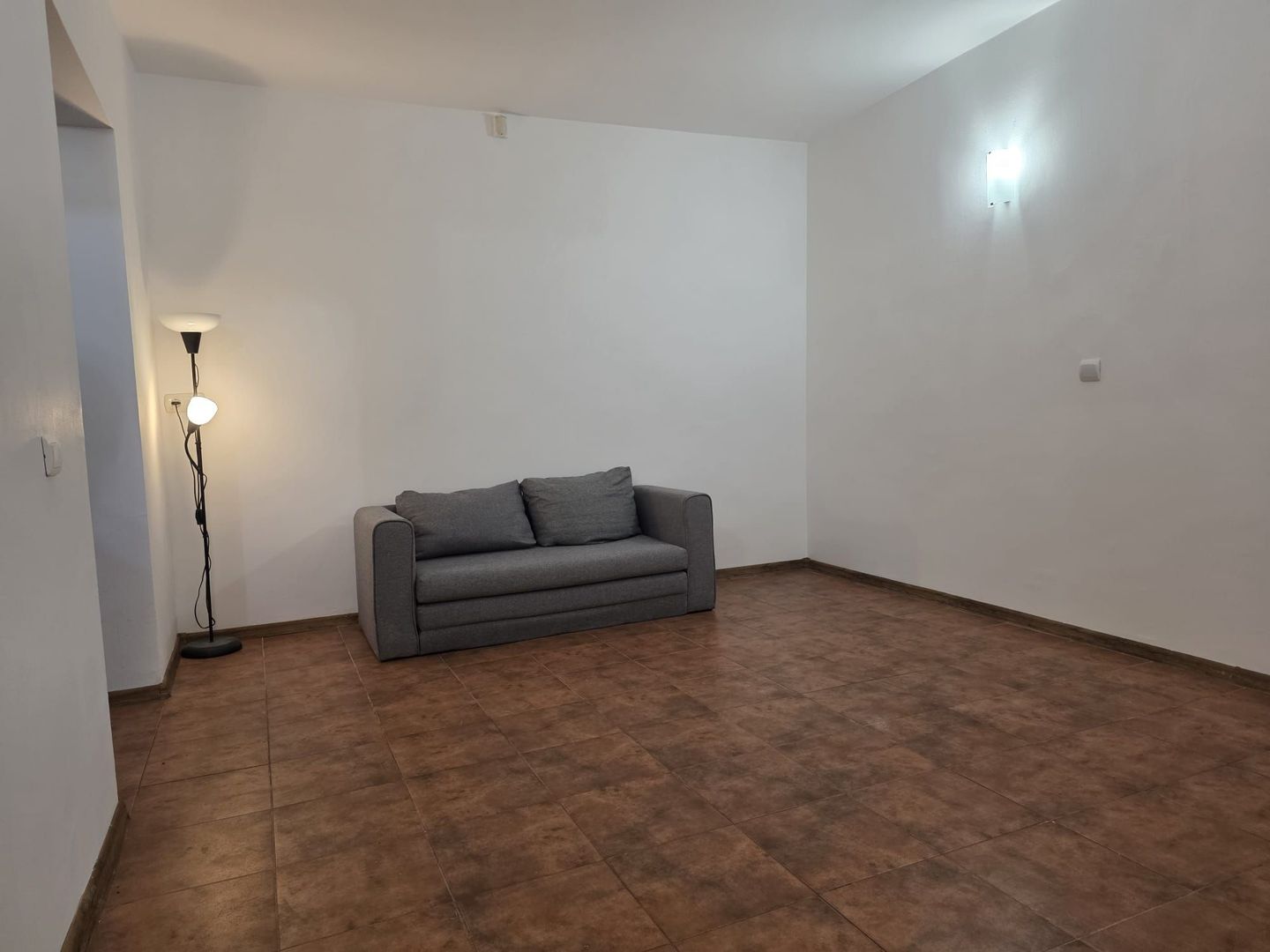 De Vanzare Garsoniera Zona Obor - imaginea 3
