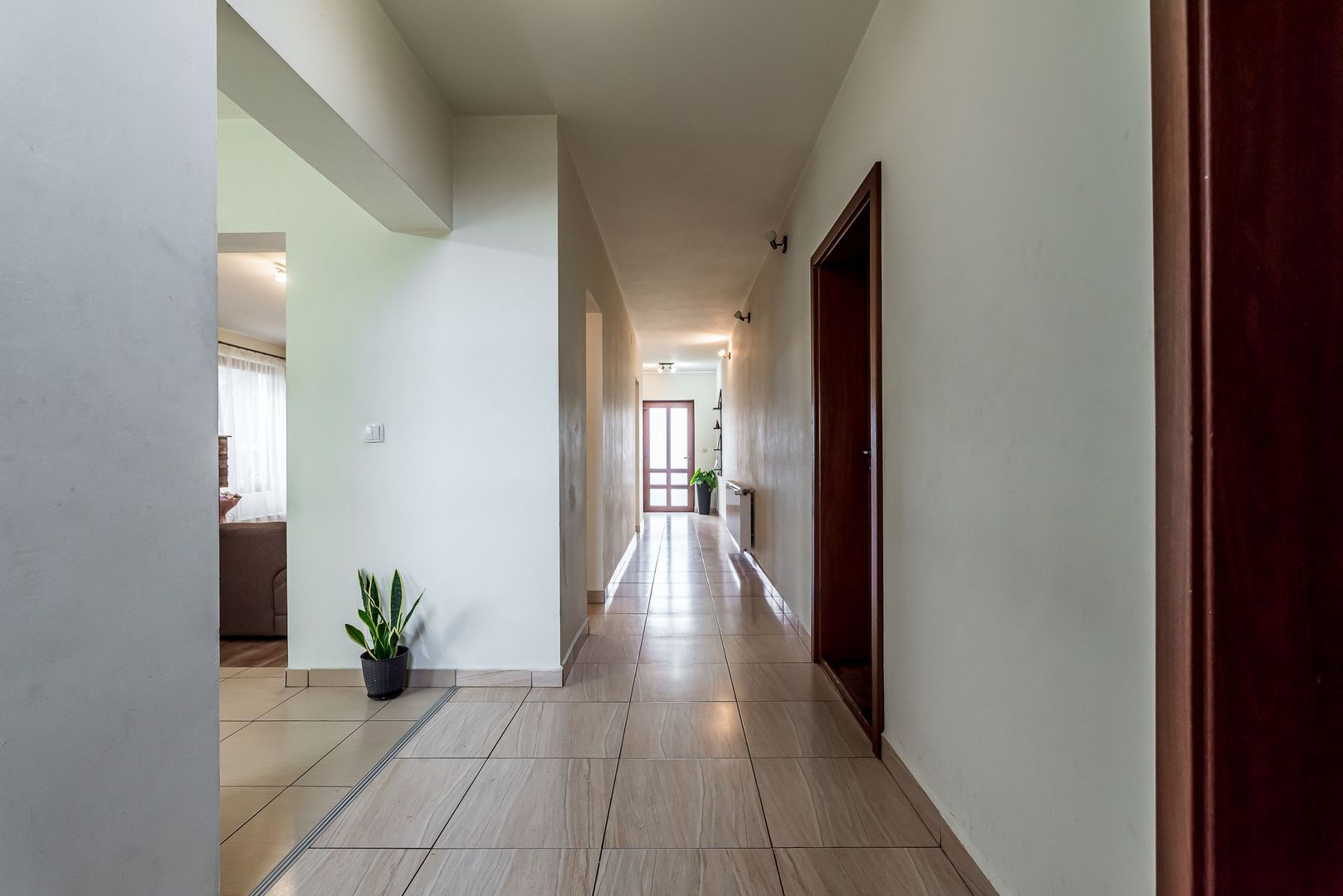 Imagine 6 - VILĂ MODERNĂ CU PISCINĂ, SAUNĂ- COMISION 0% – ARADUL NOU