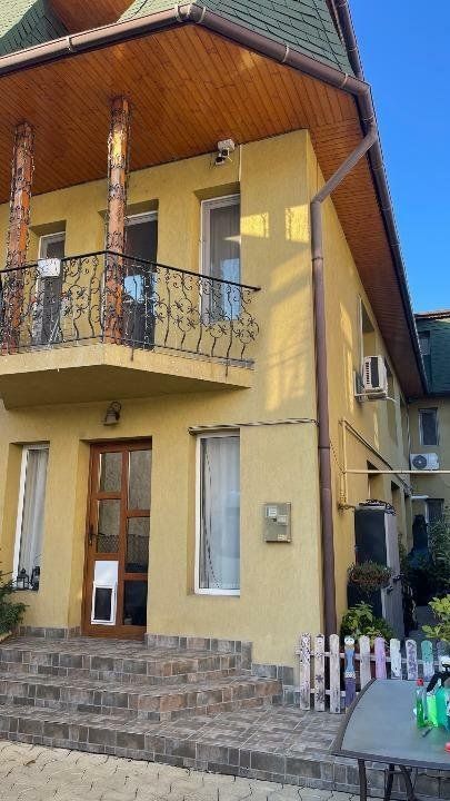 Casa  P+1+M 2006,teren total 156 mp  Cosbuc/ Parcul Carol