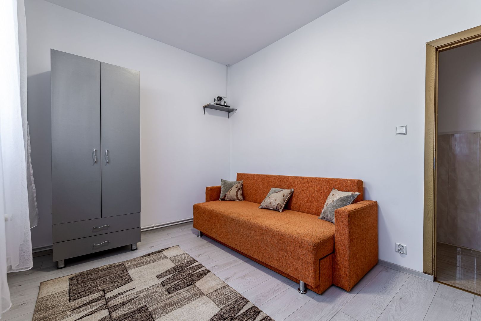 Imagine 7 - Apartament la cheie cu 2 camere la casa in Parneava Comision 0%