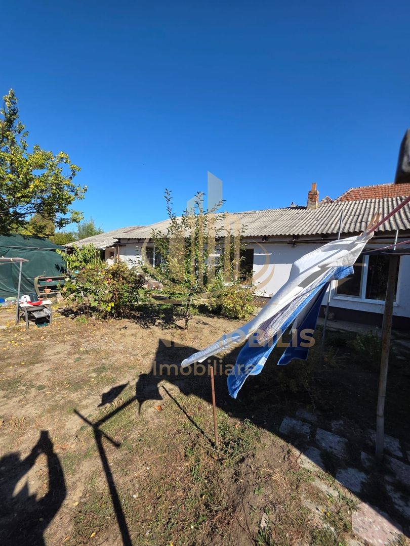 Casa de vânzare 4 camere 409mp Ronat