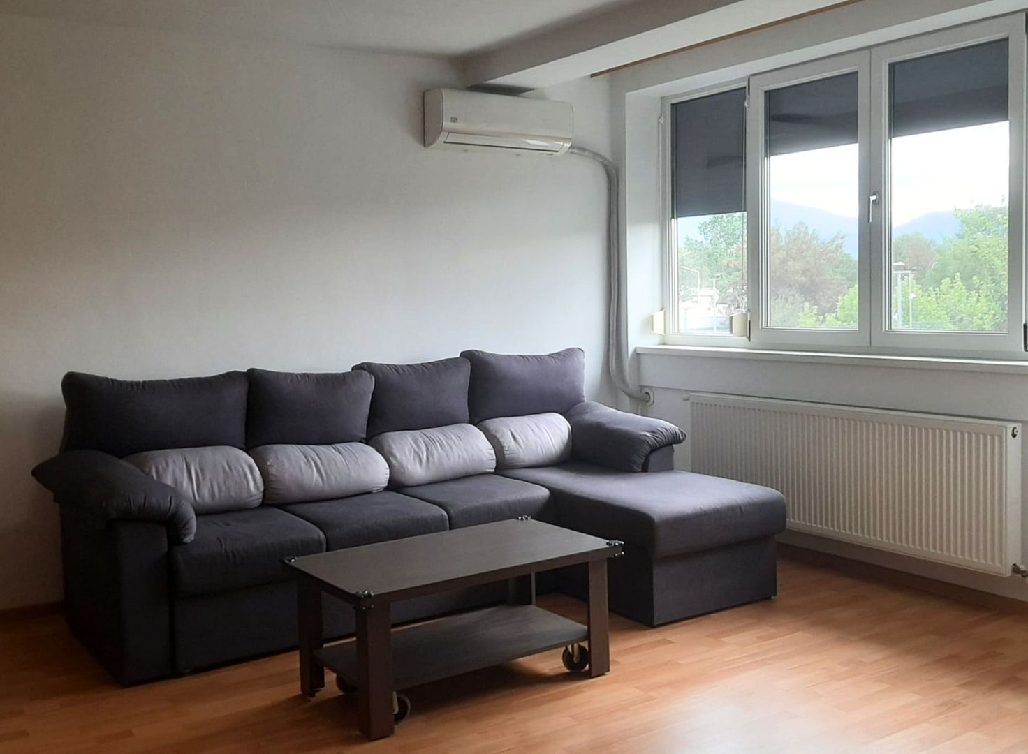 Apartament Renovat 2 Camere + Boxă 7 MP  Vedere Superbă spre Tâmpa