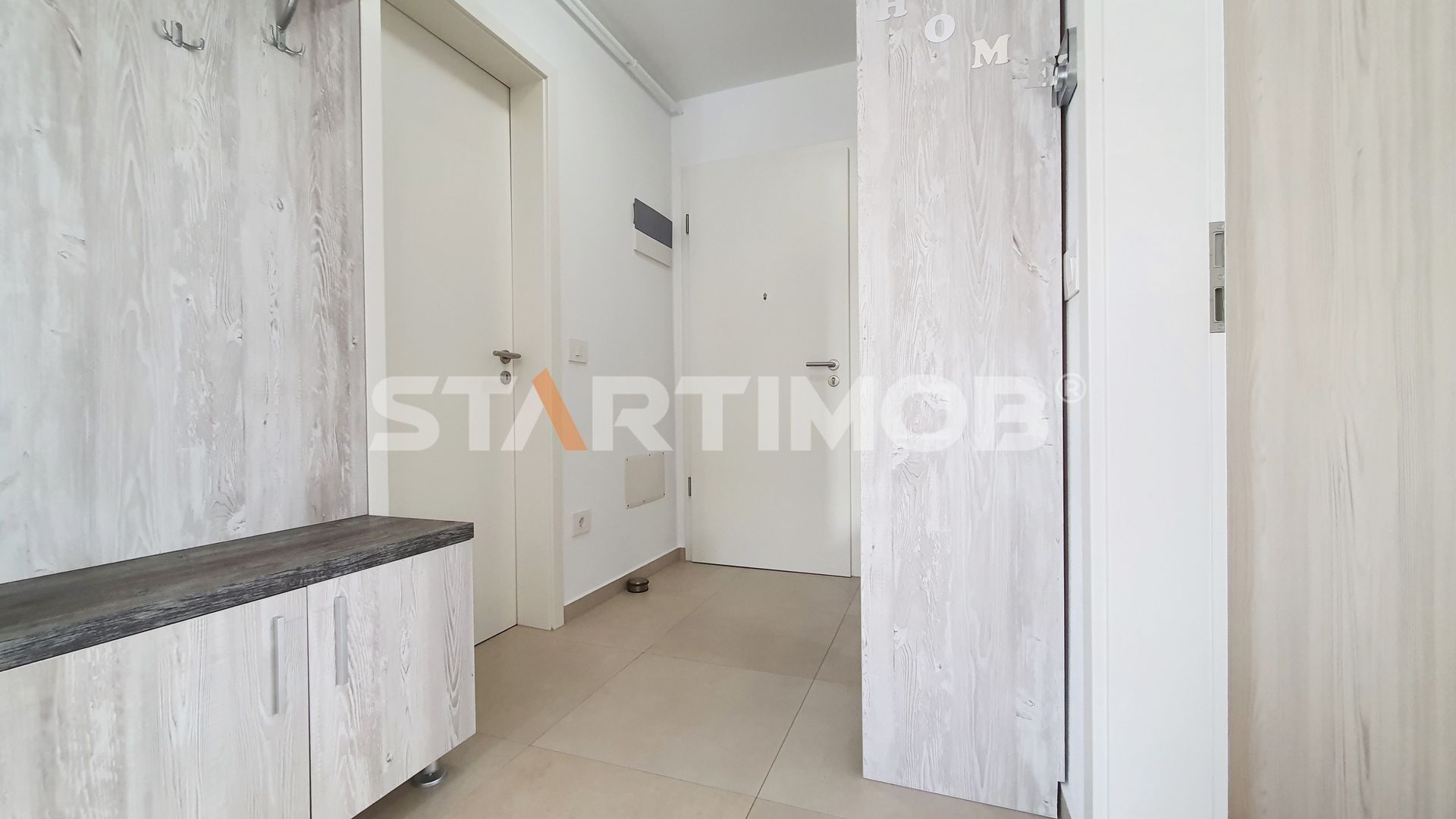 Apartament mobilat Coresi cu parcare si boxa