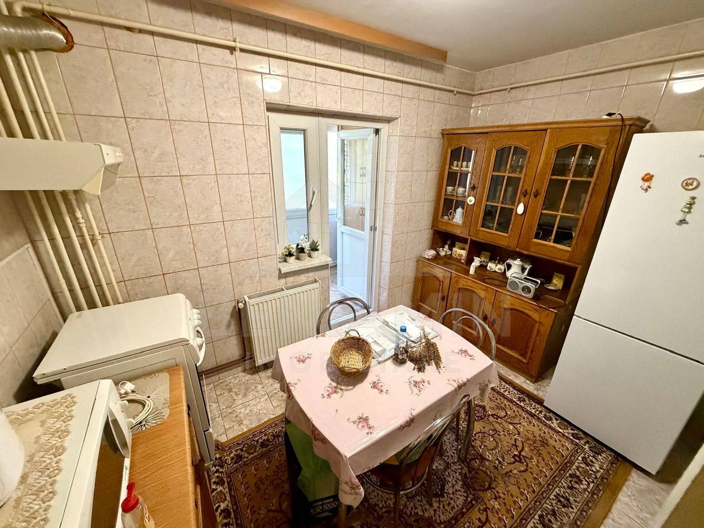 3 decomandat cu 2 bai - etaj 1 - centrala - Parculet Rovine - - imaginea 4