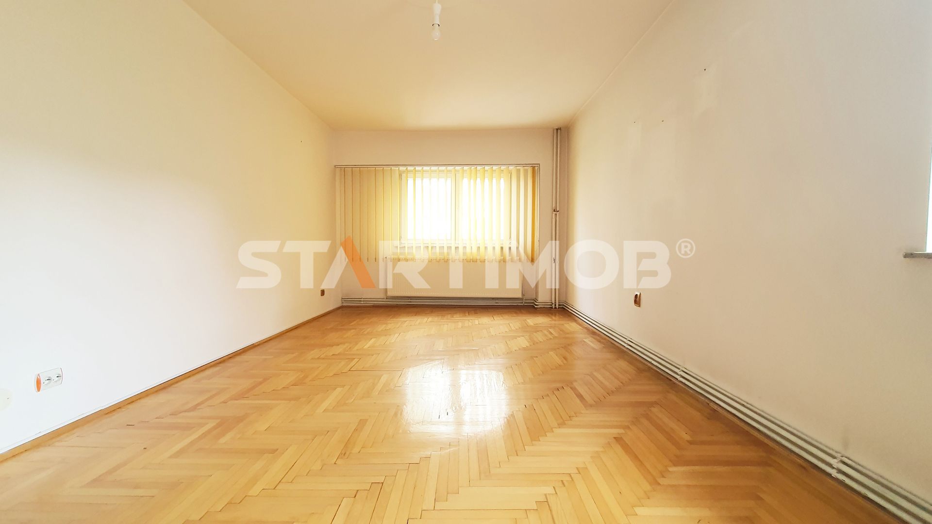 Apartament 3 camere  cu boxa si parcare