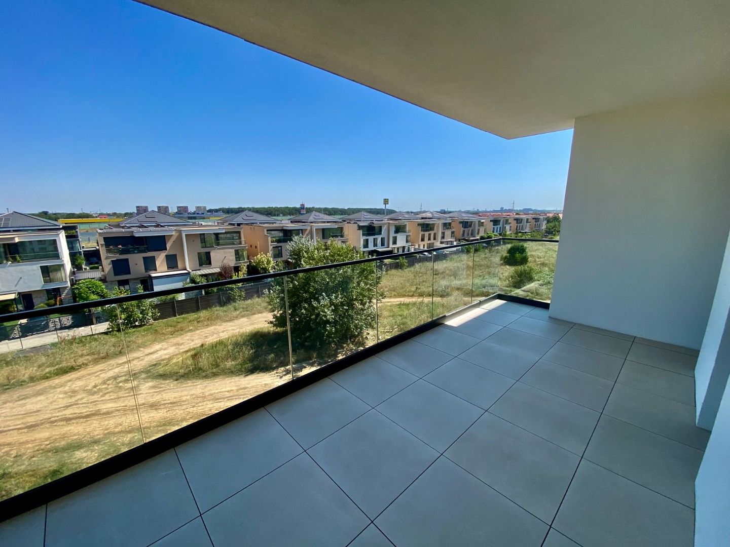 Vand Apartament 3 camere cu terasa in imobil nou Pipera - imaginea 6