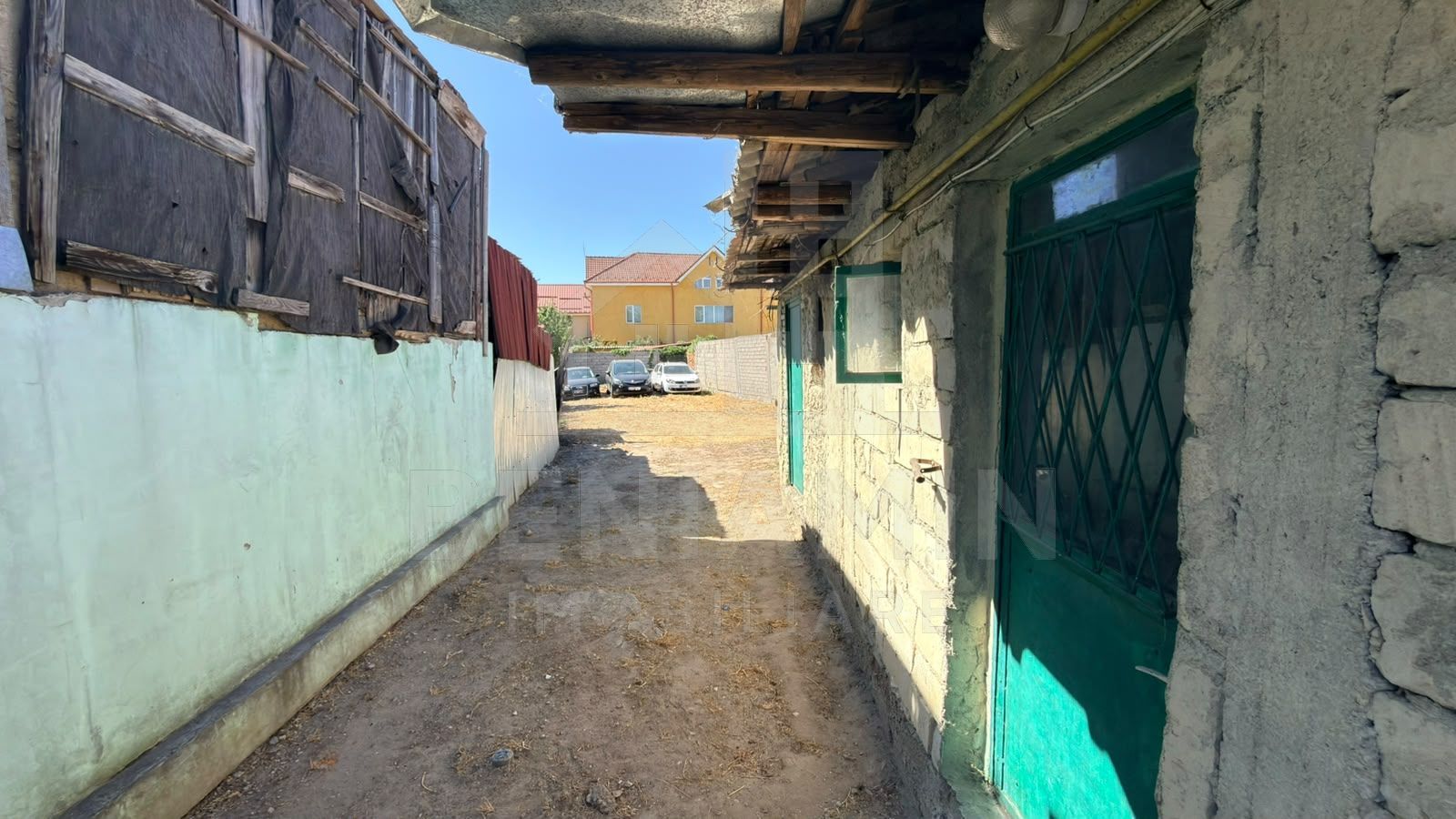Teren Intravilan-277mp-Toate Utilitatile-Zona Spitalul Numarul 1 - imaginea 3