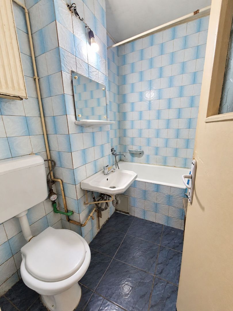 Apartament cu 3 camere decomandate, centrală proprie și logie | - imaginea 12