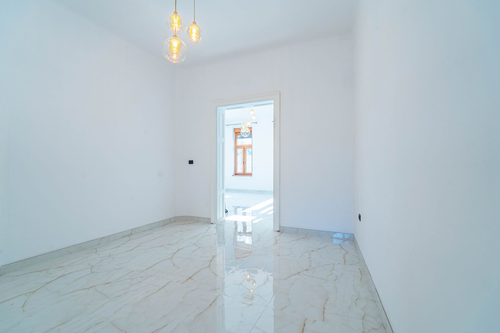 Imagine 9 - Apartament 2 camere parter înalt, amenajat complet.