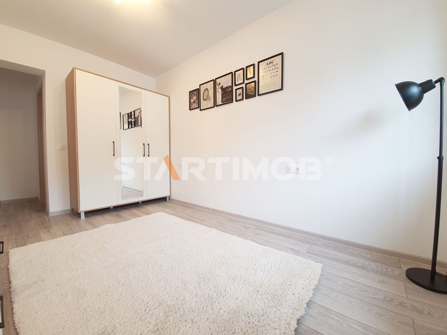 Apartament mobilat 3 camere cu parcare subterana