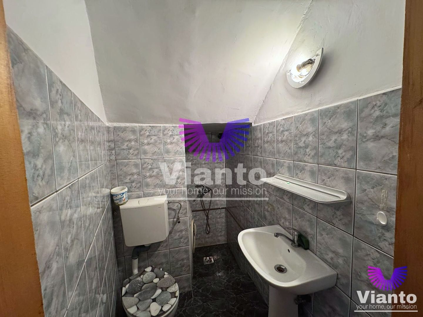 Apartament la casa individuala 93 mp cu curte - zona Parcul Sub Arini-Strand