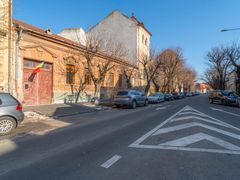 Apartament 2 camere parter înalt, amenajat complet.