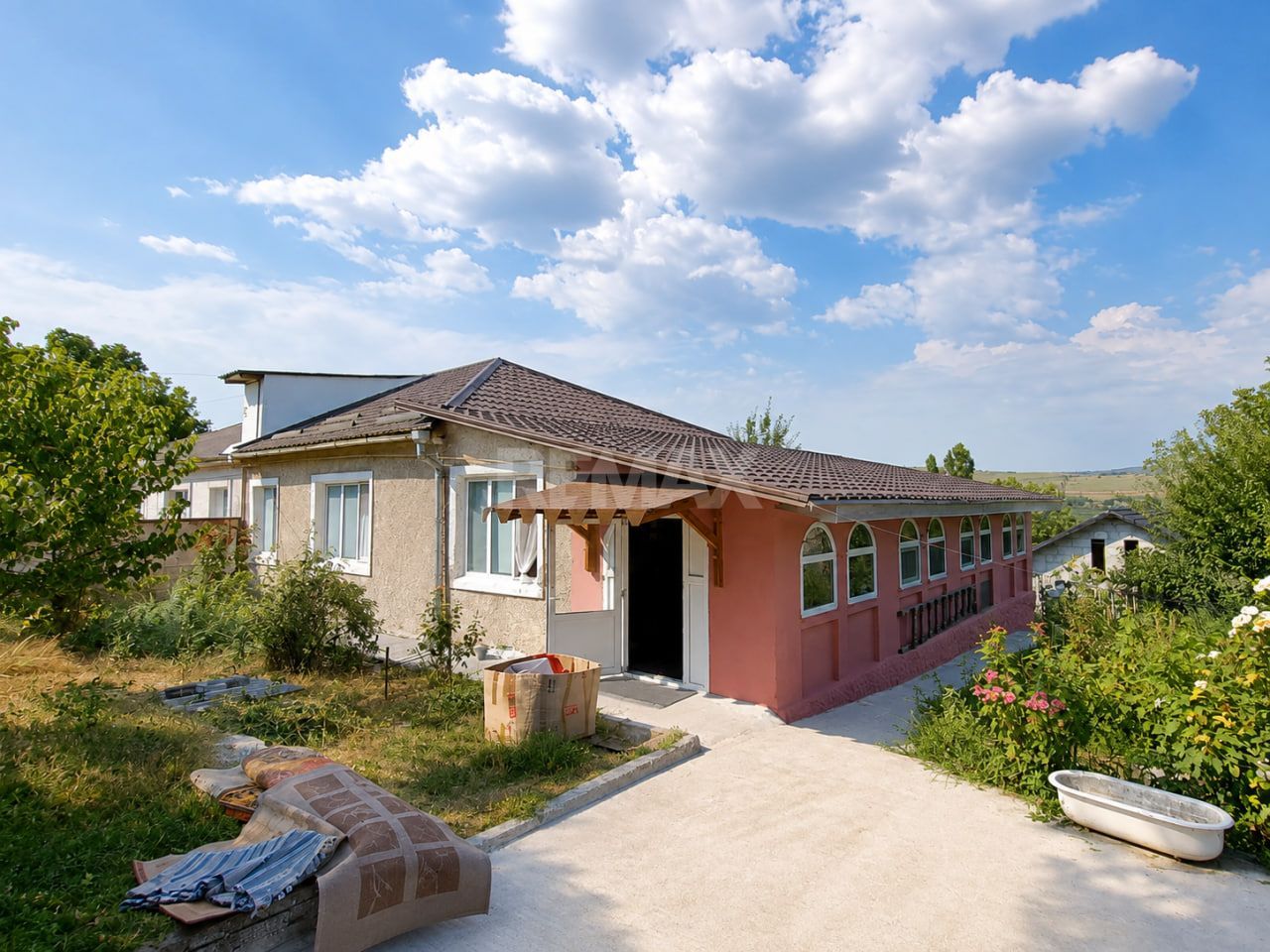 Strășeni.  Apartament la sol cu 3 dormitoare + living, teren și garaj. - imaginea 2