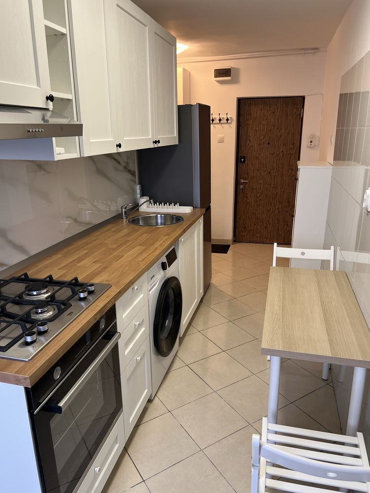Decebal – Unirii | Garsonieră decomandată 43 mp | Centrală proprie | Renovată in