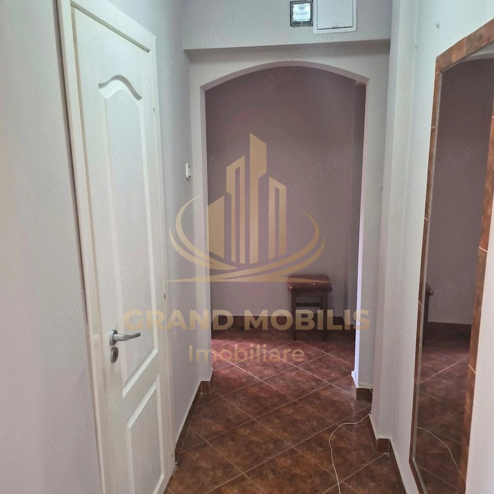Apartament 3 camere, 40 mp utili, etaj 4/4, acoperiș, zona Șagului - imaginea 5