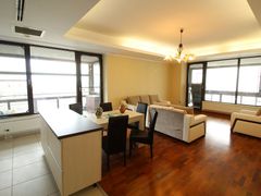 Apartament cu 4 camere langa Scoala Americana