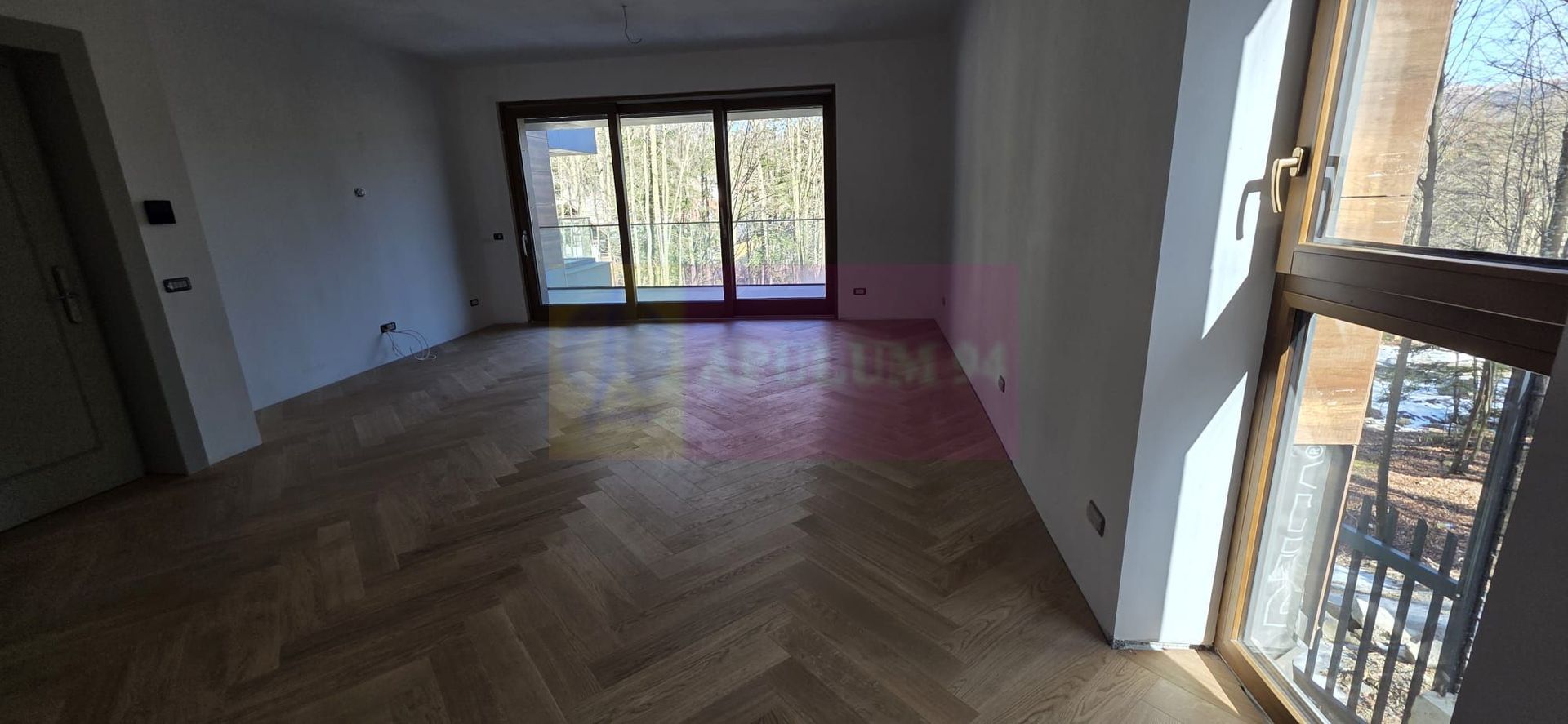 Apartament 2 camere de vânzare la Sinaia - Lux