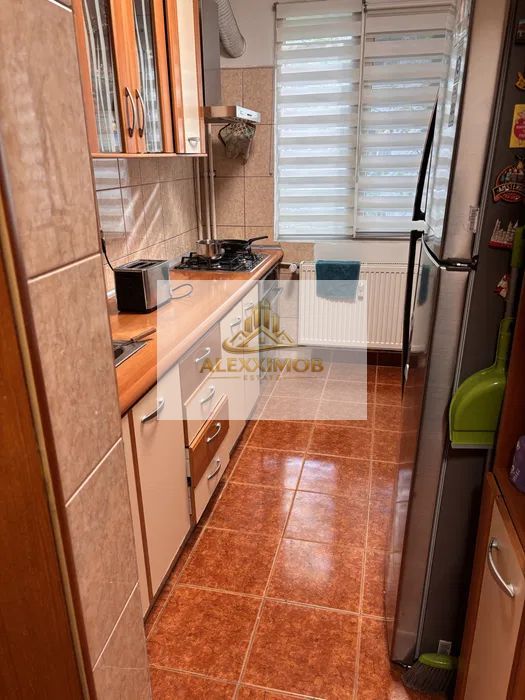 Apartament de Vanzare - 4 Camere - 81 mp - Zona PIATA PROGRESUL - imaginea 5