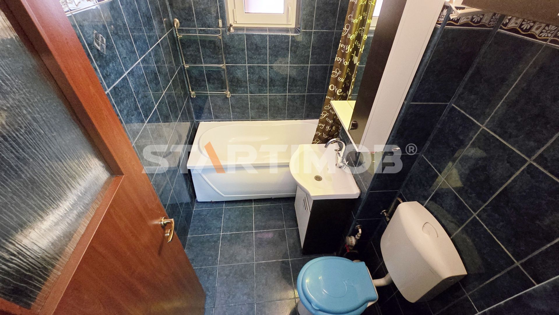 Apartament 2 camere cu parcare