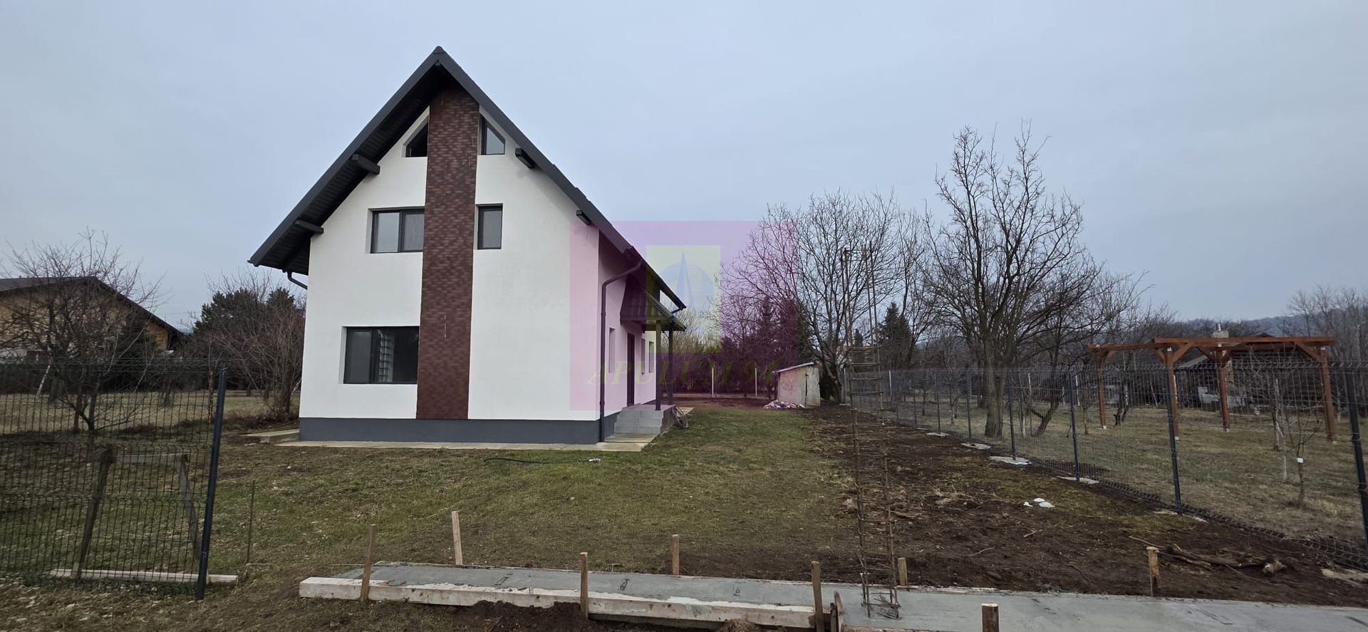 Vila de vanzare cu 4 camere in Brebu - imaginea 2