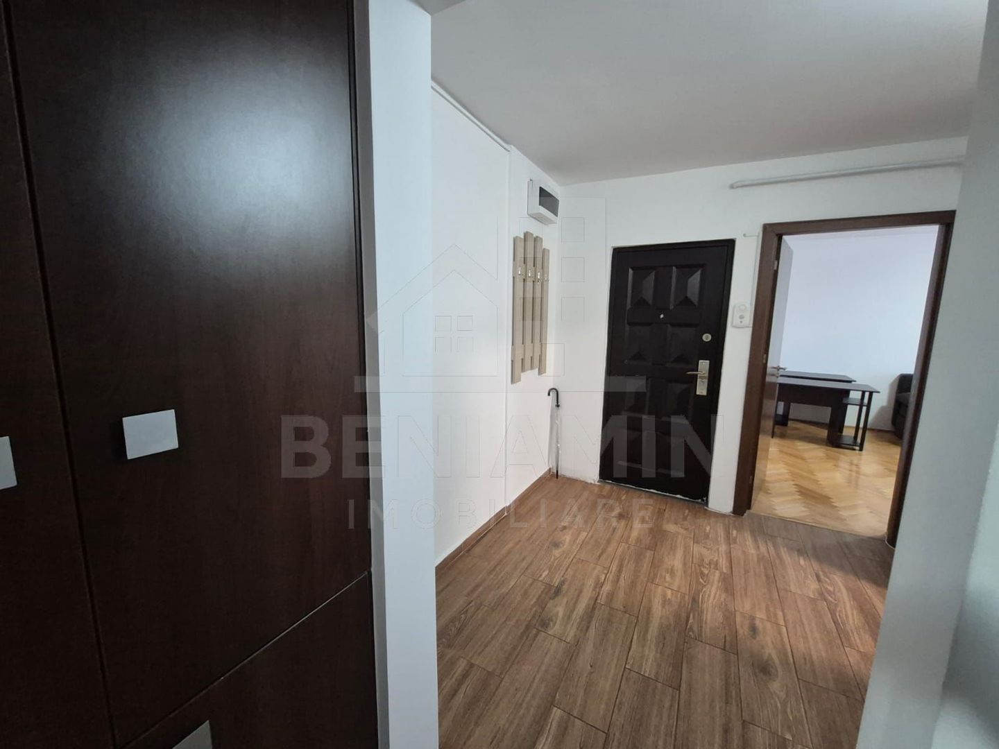 2Decomandate-Etaj2-Aer Conditionat-Mobilat-Utilat-Rovine-Posta - imaginea 5