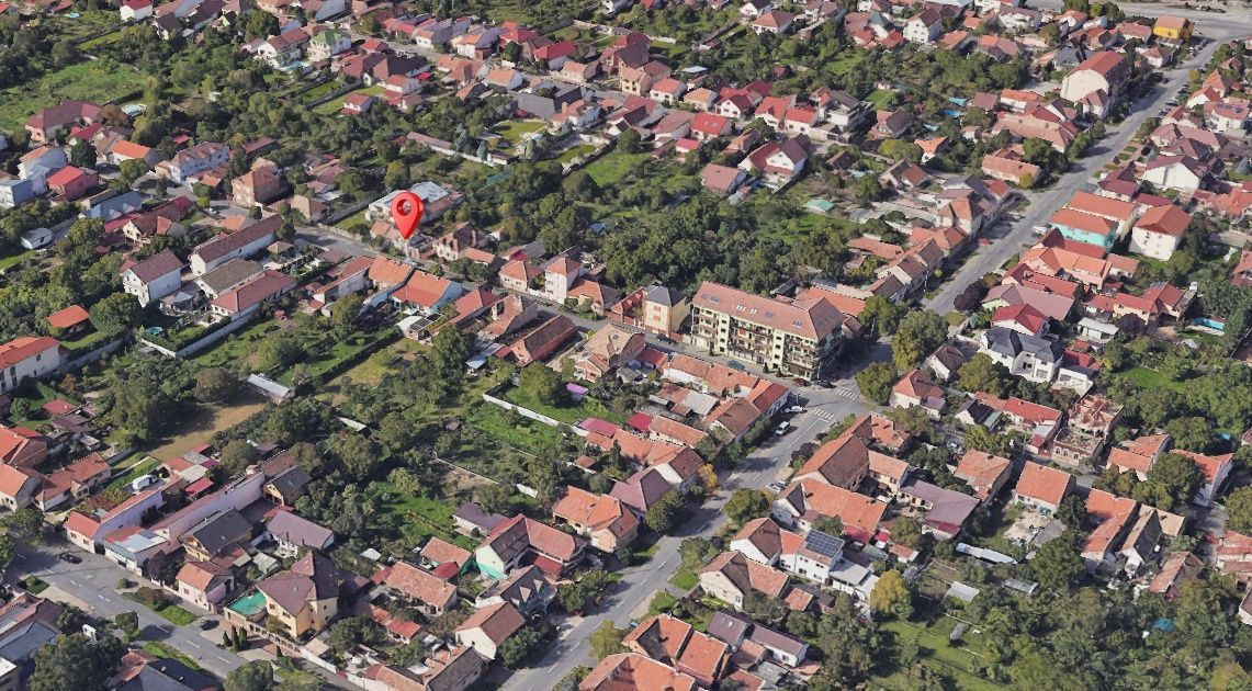 Teren cu front stradal de 14m. Vecini de calitate în Pârneava.