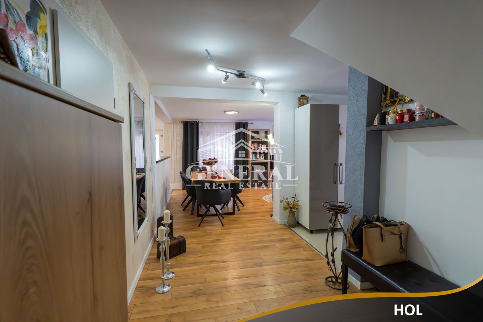 Casa de vanzare zona centrala in Baia Mare 200m2 casa si 420 teren - imaginea 5
