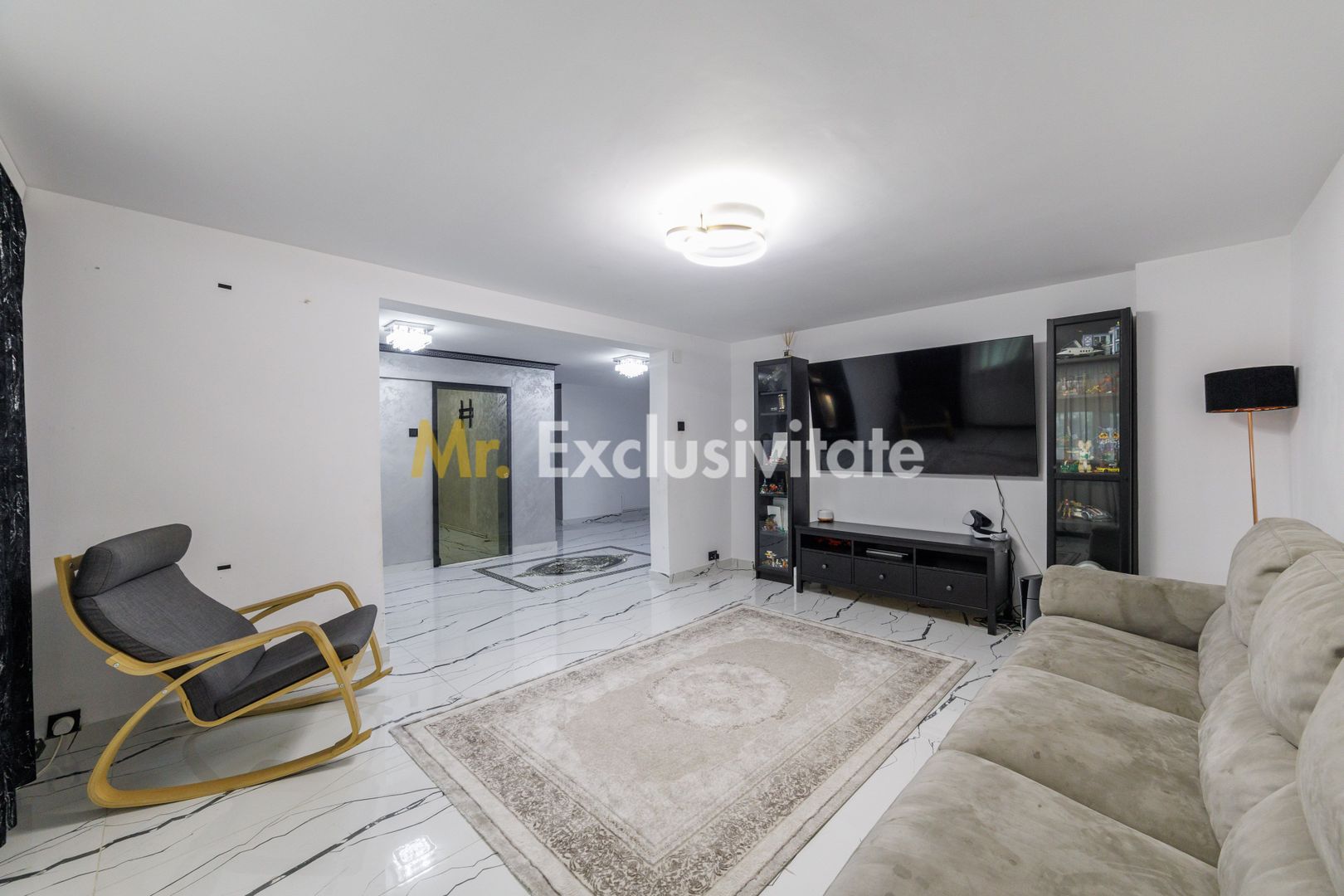 Proprietate cu 2 case si curte in Oarja, AG - imaginea 3
