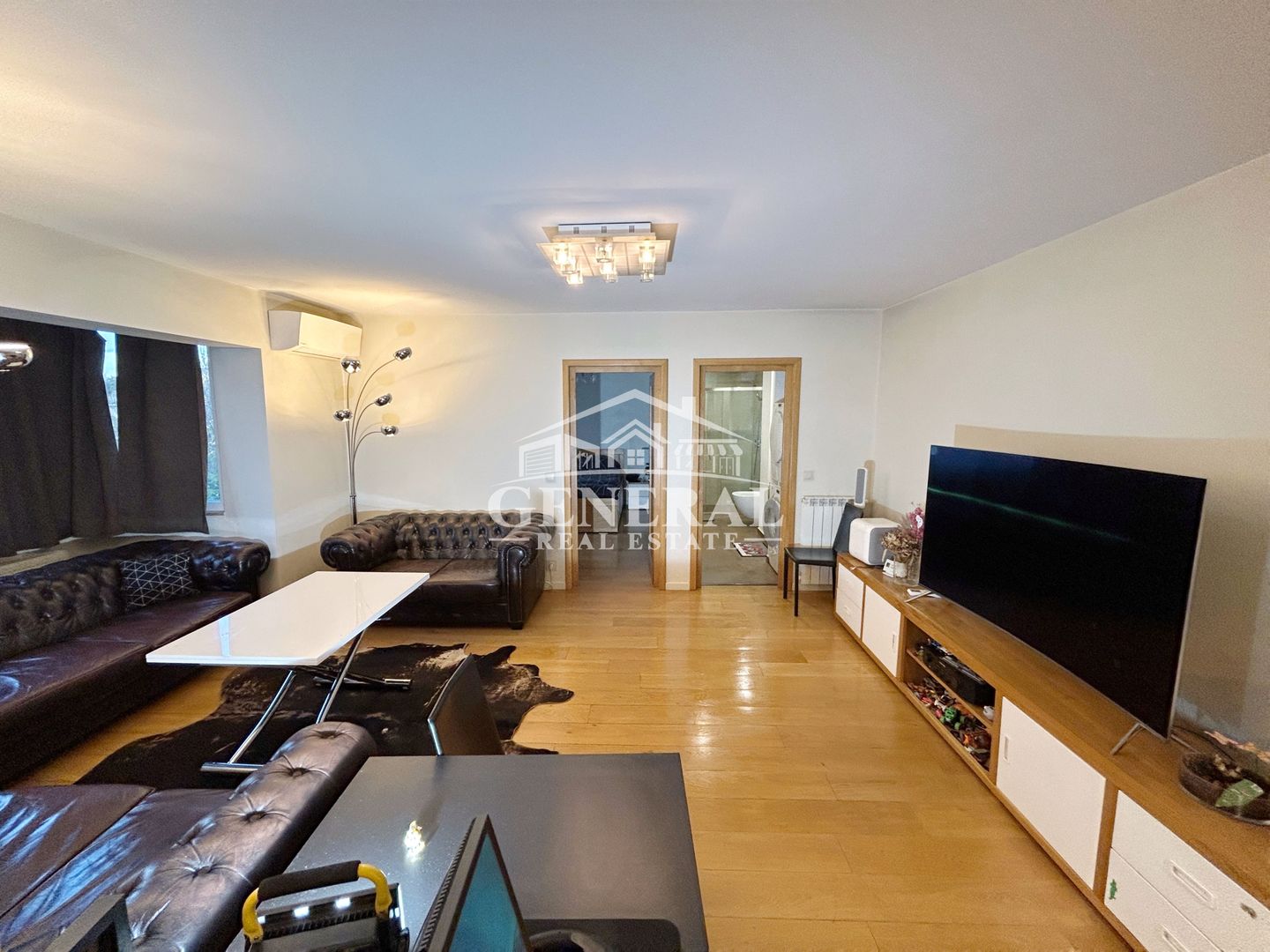 Va propunem spre vanzare un apartament cu 3 camere str. Aviatorilor - imaginea 4