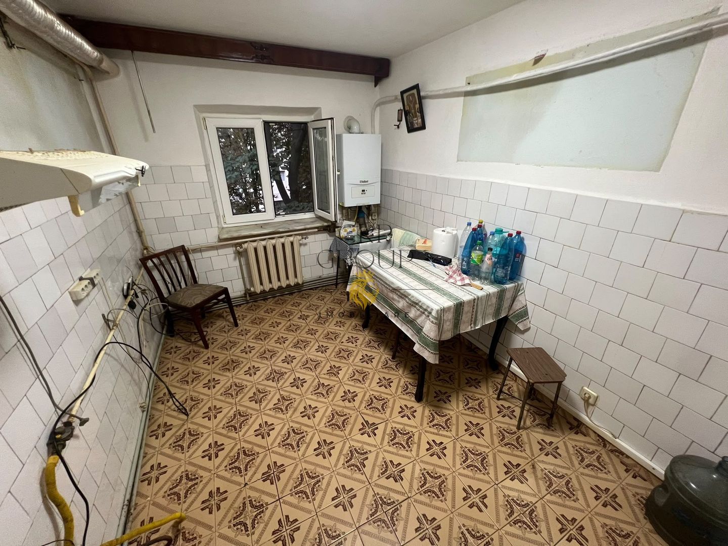 Apartament cu 3 camere | Etaj 3/3 | 80 mp | 2 Stejari | CEC