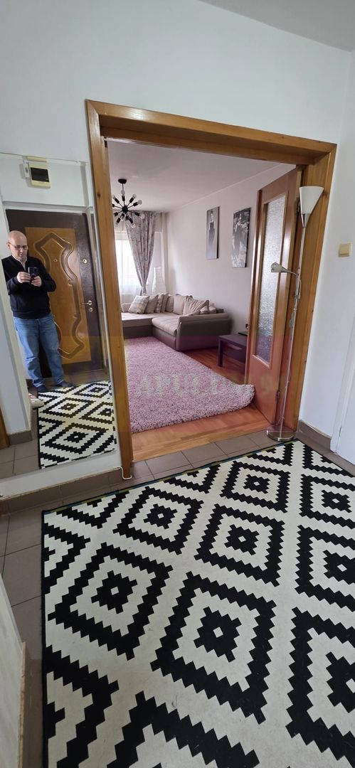 Apartamnet cu 2 cmere de vanzare in Campina