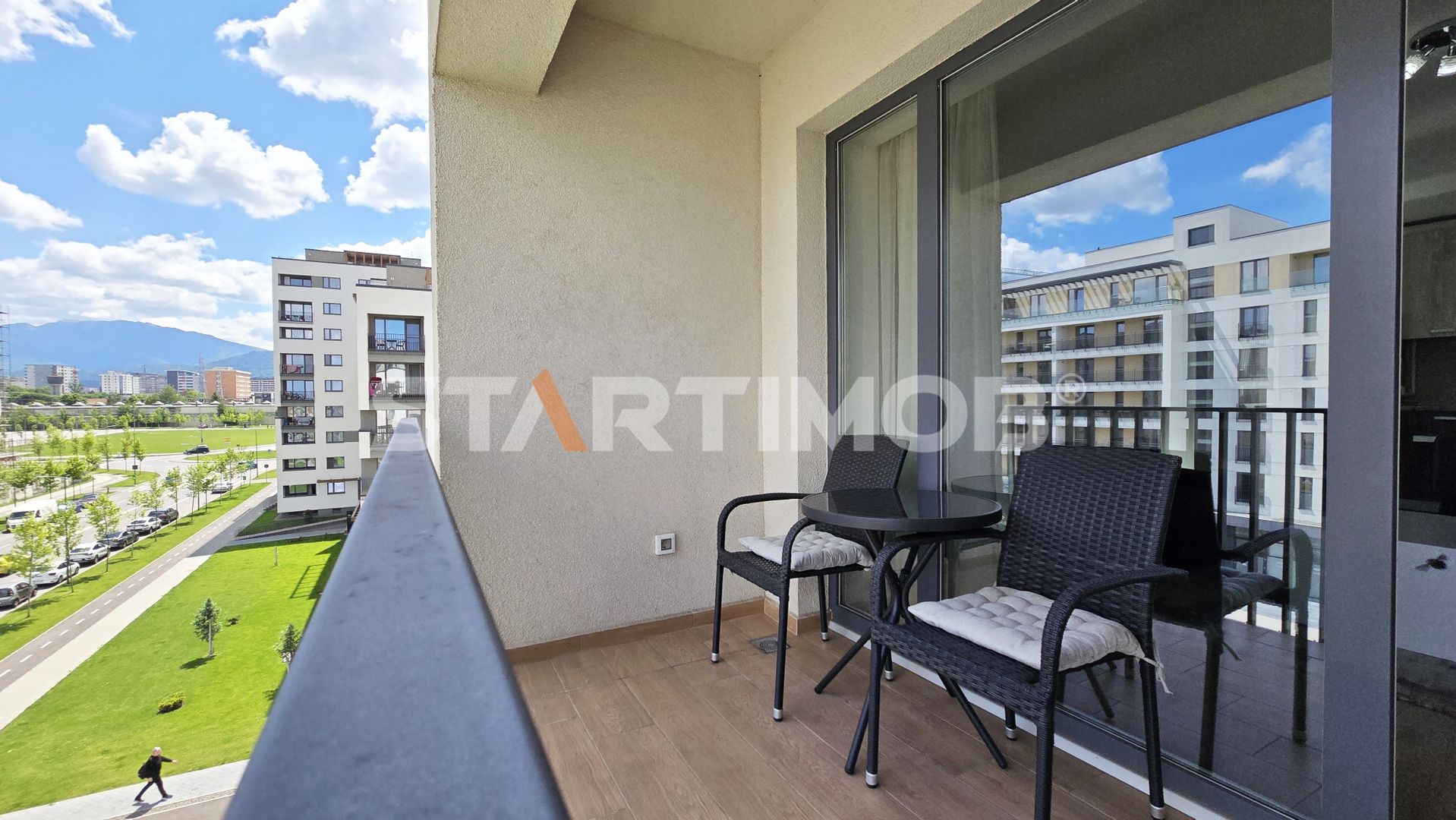 Apartament mobilat Coresi cu parcare si boxa