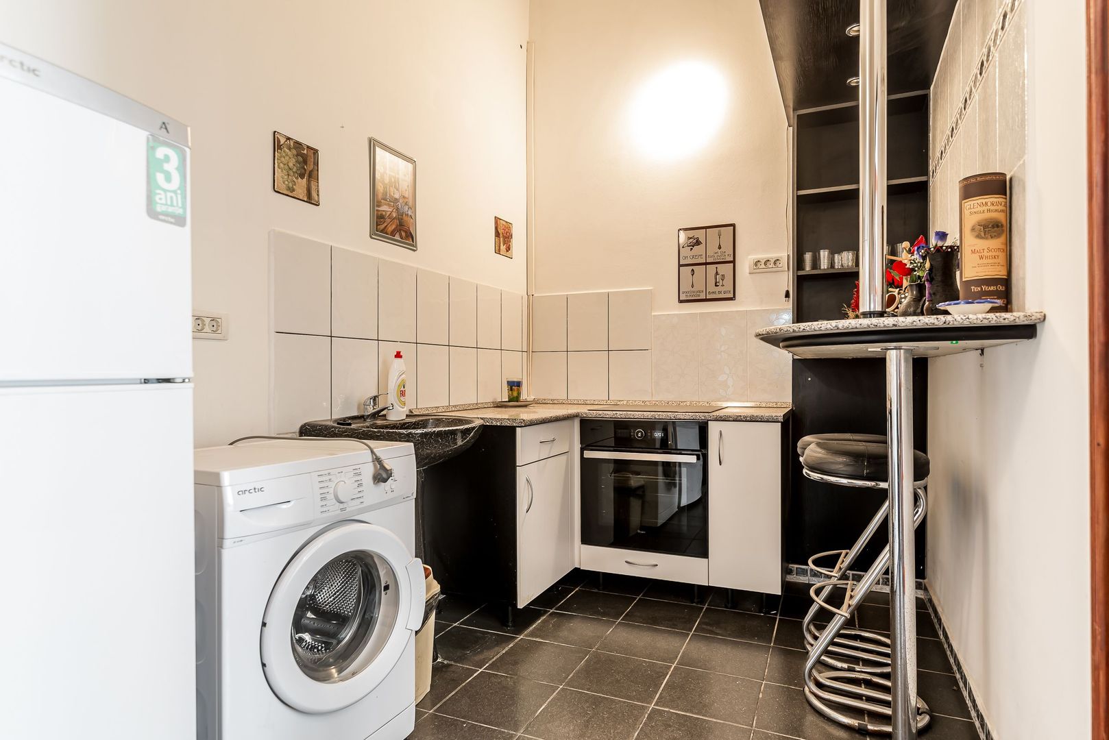 Imagine 3 - Apartament ultracentral cu 3 camere plus un bonus Comision 0
