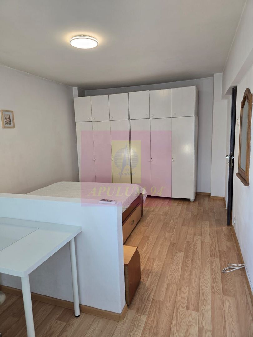 Vanzare apartament 2 camere bd Decebal stradal, parking - imaginea 12