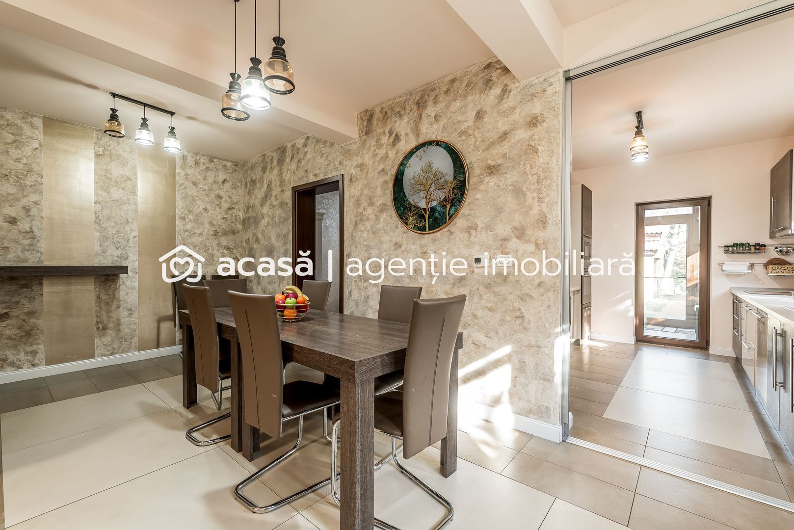 Imagine 6 - Casă cu5 camere, teren 720 mp, fotovoltaice 13 kW, Aradul Nou