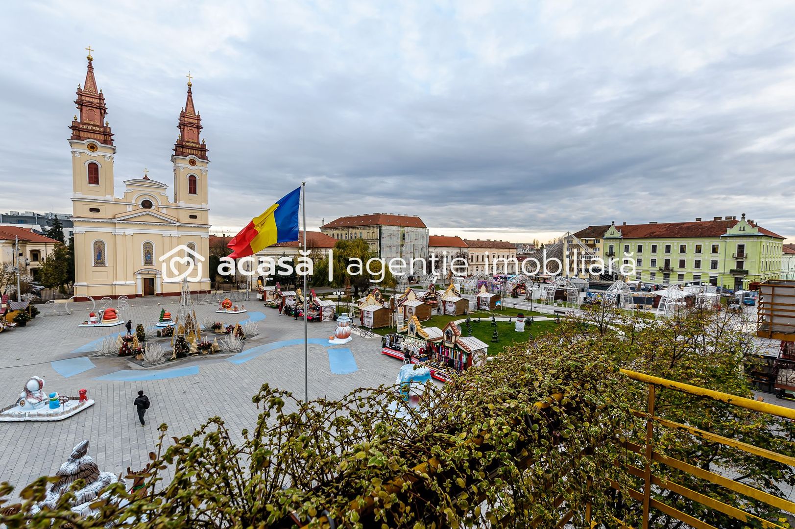 Imagine 1 - Apartament în Piața Catedralei, 93 mp utili.