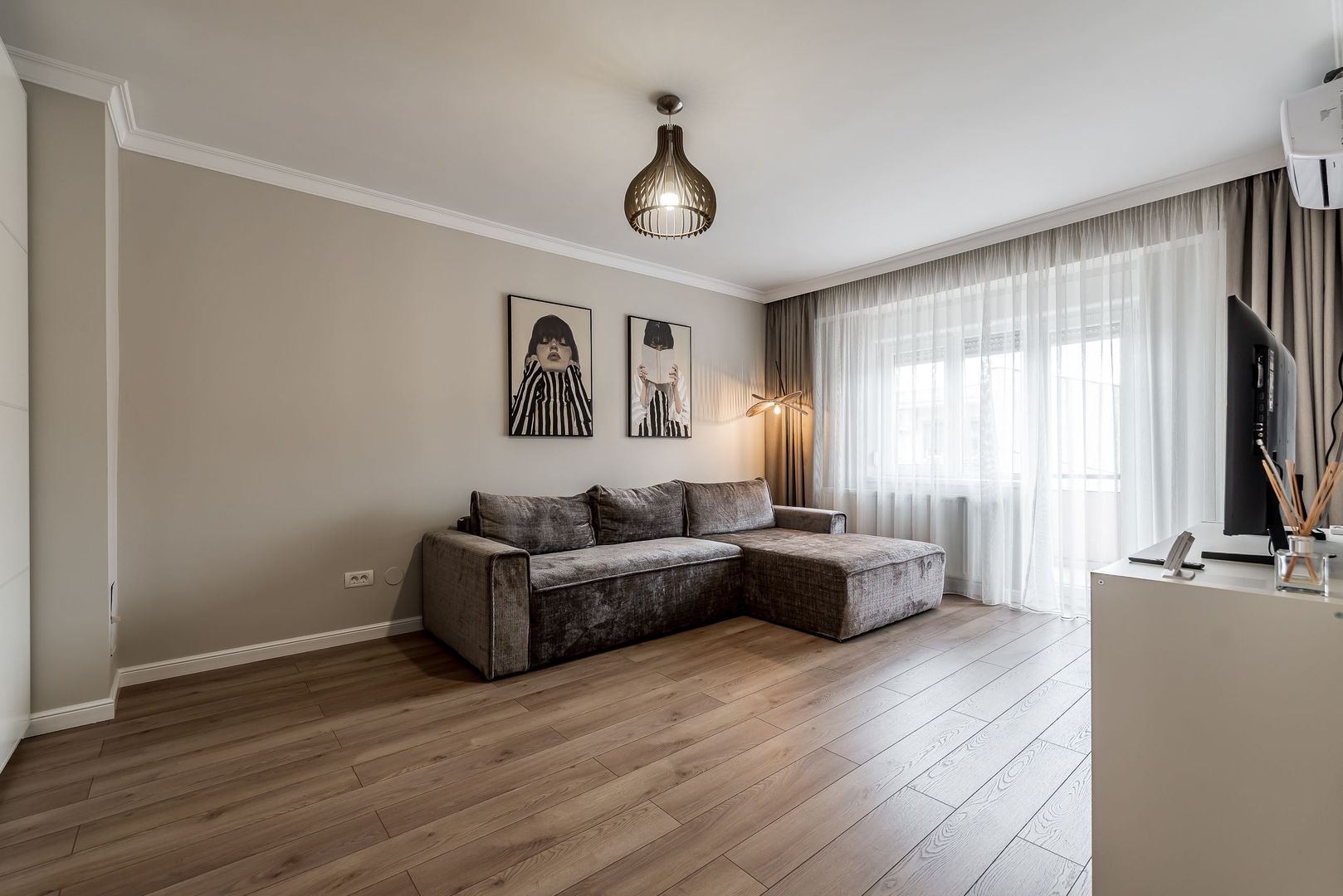 Imagine 3 - Apartament ultrafinisat la cheie cu 2 camere decomandat Piata Mica